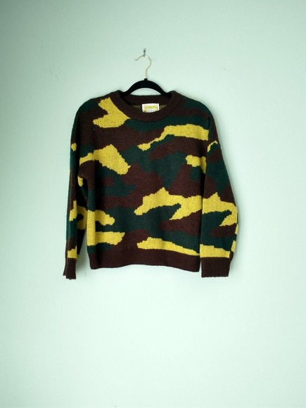 Yummy Sweater Co Womens Camo Print Sweater Size XS Green Brown NWT - Picture 1 of 6